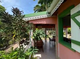 Gite d'arles Bungalow "La Rose"
