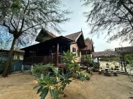 Rumah D'Rhu, Zaki's Residence