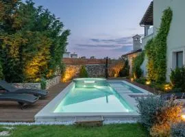 4-Bedroom Villa with Private Pool, Sauna & Children's Playground in Svetvinčenat