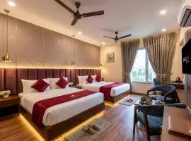Hotel Angel Pink Premium Behind Radisson Blu Hotel