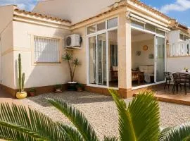 Bungalow near the beach in Torrevieja, Aguas Nuevas