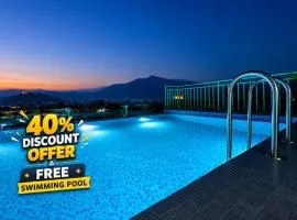 Beautiful Kathmandu Infinity pool Hotel