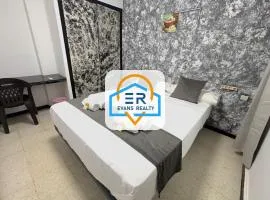 Evans Realty - Hostal Euro Holitel