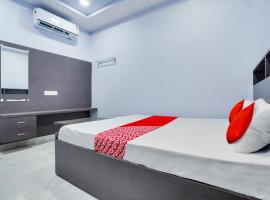 Super OYO Flagship The Highway Rest Lodging, hotel v destinácii Nagpur