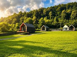 Carpathian Barns, viešbutis mieste Abranka