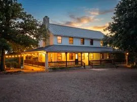 Hill Country Manor Sports Court, GameMovie Room