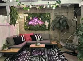Private Patio 5 Min Walk to Beach and Restaurants