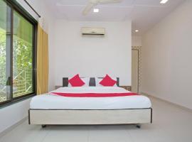 Hotel O by OYO Capital O Sai Icon Residency, מלון בTitwala