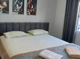 Quarto Casal Cinza