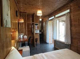 สวนเกษตรรักษ์ไผ่ Bamboo Conservation Farm، فندق في سورين
