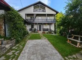Casa Piatra Corbului