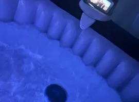 Jacuzzi Clim table de massage jardin et barbecue au cœur de Perpignan