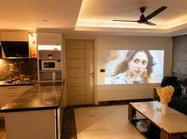 Cozy Casa-2BHK Apartment-Projector-Near Noida Sec62