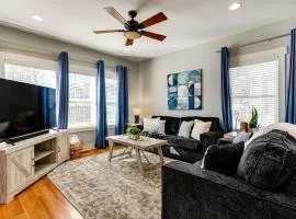 3 Bedroom Home- HUGE yard for pets 4 miles to Broadway