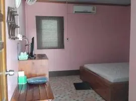 Saran Resort room 1