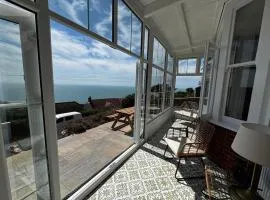 NEW 'Seavista' Large Family Coastal Home Sea Views