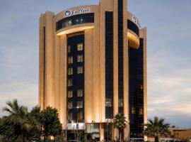 Eastyard Khobar Hotel - Formerly Ramada by Wyndham Khobar, hotel di Khobar