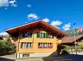 Cosy apartment in heritage protected swiss chalet