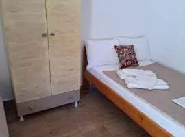 Estia Rooms