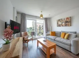 Grover Court - Modern Stay with Free Gated Parking & WiFi