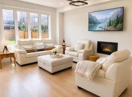 Spacious Luxury 4BR Aurora Home with BBQ & Parking