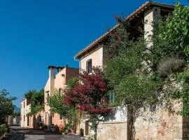 Kamares Boutique Suite in a Restaured Venetian domain