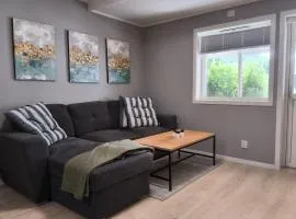 Modern 1BR City Centre Apt - Sleeps 4