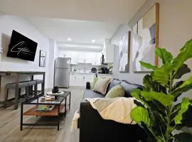 Queen Suite 20 Min from YEG Airport with Disney+