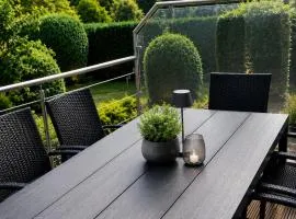 ANTHELIA Ferienwohnung Nähe Nürburgring Eifel mit großem Garten renoviert