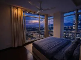 Elysium Skyline by Wall Street-Luxury Stay with Hill views