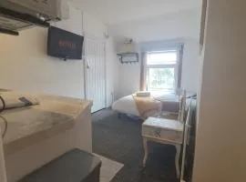 Bespoke Home Banbury - Cosy Studio 2