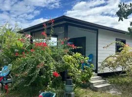 LE FARE BLEU ITI Bungalow climatisé en bord de lagon à Tiputa Rangiroa - Demi-pension & vélos gratuits