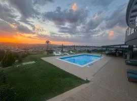 Luxury Villa Rafaela Οικογενειακή βίλα με ιδιωτική πισίνα, BBQ κ παιχνίδια Ιδανική για οικογένειες με παιδια