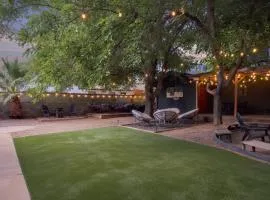 Zion Base 3BR Home Backyard Oasis Pets Welcome