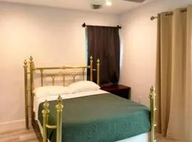 East ATX Private Room & Ensuite Bath - 5 min to DT