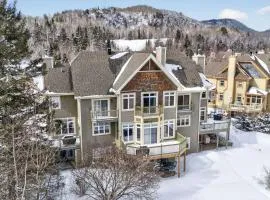 La Bête Tremblant Bright and Modern Four Bed Townhome