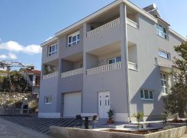 Apartments Parcela، بيت ضيافة في سيغيت فرانيتسا