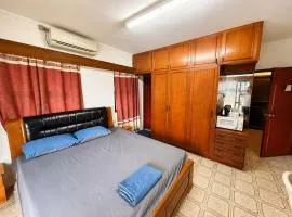 King Room with Private Bathroom and Free WiFI in SUVA CBD