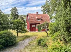 Amazing Home In Stallarholmen With Lake View
