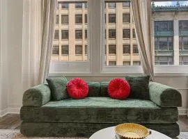 New 2BR Skywalk Apt-Downtown Indy- Sleeps 7