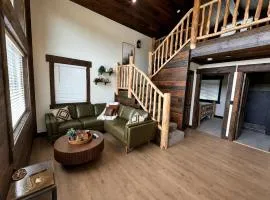 Charming Cabin with Private Porch Near Yellowstone National Park | Island Park, Idaho