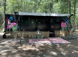 Cozy RV Retreat with Fire Pit and Outdoor Deck in Hopkins, South Carolina