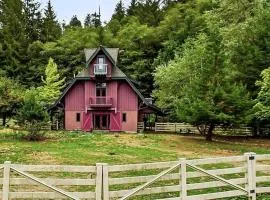Upscale Farmhouse Cabin Encircled by Redwoods, Northern California
