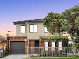 Spacious & Stylish 3BRS House Full Facilities