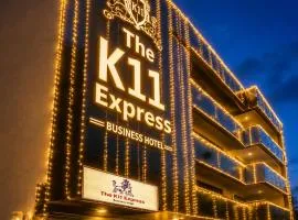 K11 Express - Opp Express Avenue