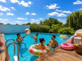 Danube Delta Villa with Pool, BBQ & Free Private Parking