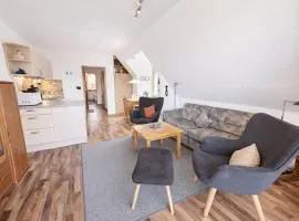 Ferienwohnung-Seebaer-mit-Flair-und-Balkon-im-schoenen-Ort-Werdum