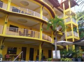 Phratamnak Inn Hotel & Guesthouse - 100 mtr from the beach