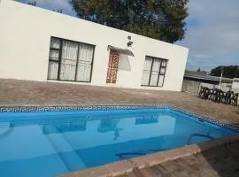Stay at Gabby's- no loadshedding
