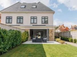 The Laurels by Grandeur Property